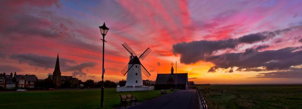 Bed and Breakfast EsJays Lytham St Annes Exterior foto
