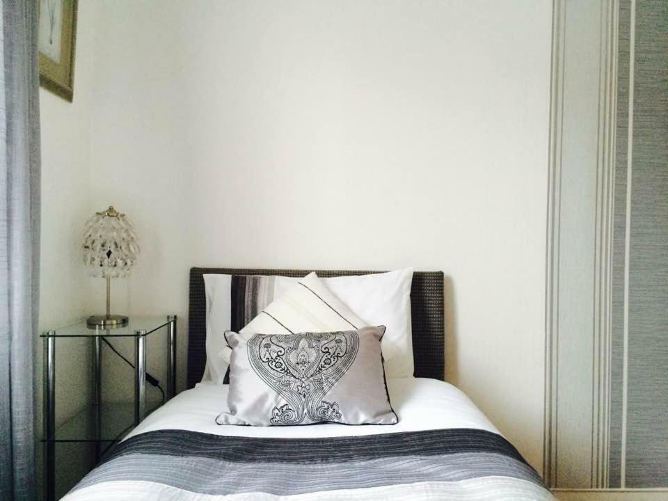 Bed and Breakfast EsJays Lytham St Annes Exterior foto